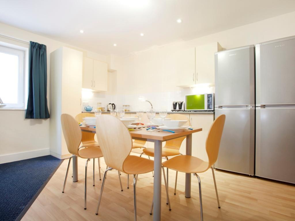 The Sidings Aparthotel Penryn Room photo