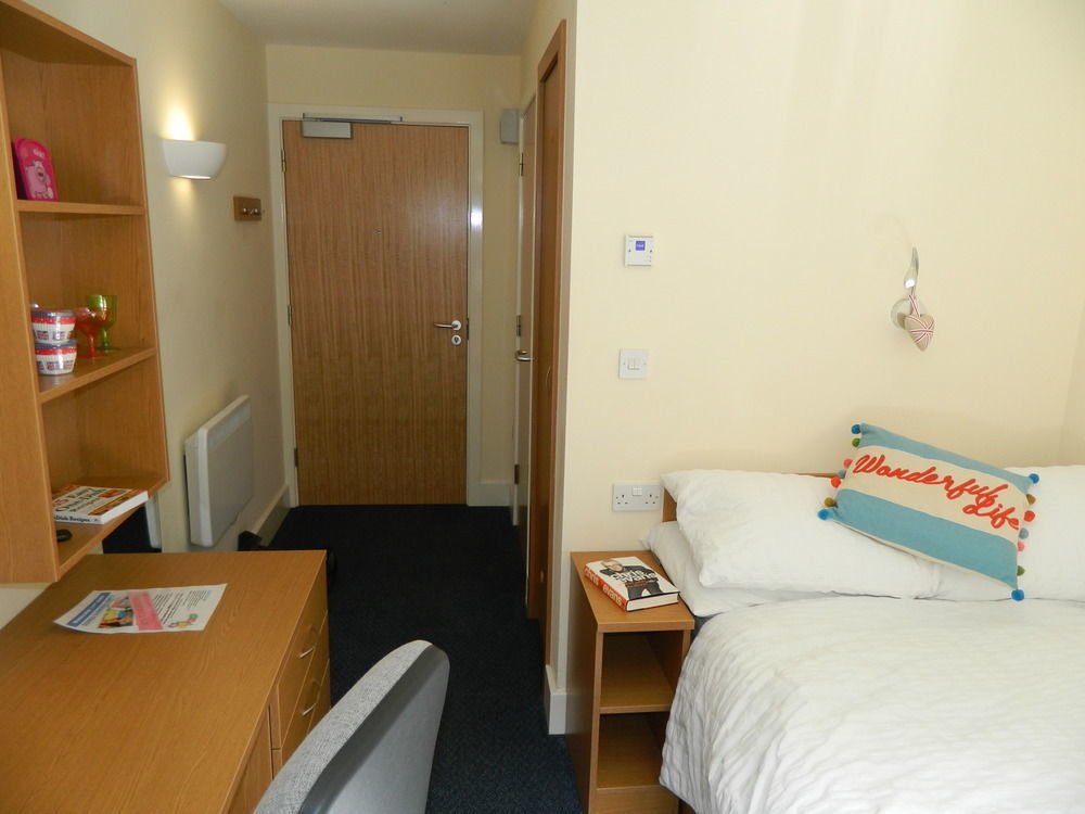 The Sidings Aparthotel Penryn Exterior photo